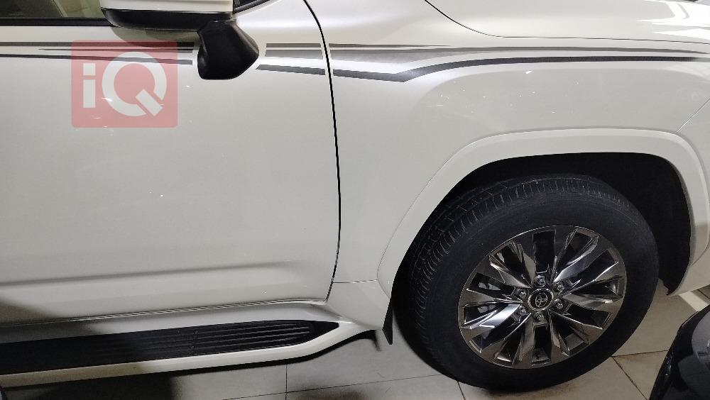 تويوتا لاندكروزر